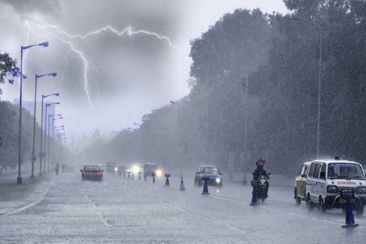 আজ রাজধানীতে বজ্রসহ বৃষ্টির সম্ভাবনা