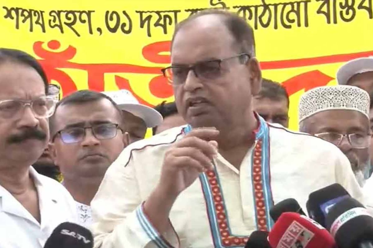ষড়যন্ত্রকারীরা তৎপর, ঐক্যবদ্ধ থাকতে হবে: শামসুজ্জামান দুদু