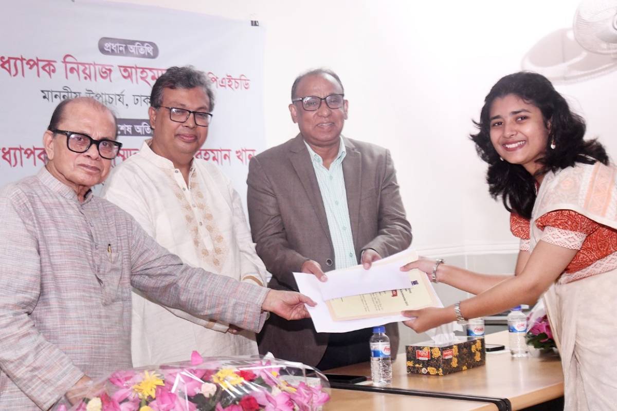 ঢাবি ইতিহাস বিভাগের ৯৬ জন শিক্ষার্থী পেল ১৪ লাখ টাকার বৃত্তি