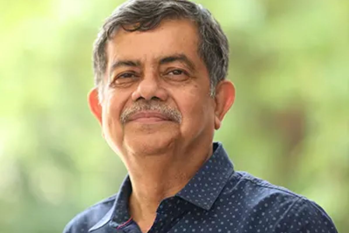 শিক্ষা উপদেষ্টা সি আর আবরারকে আইনি নোটিশ
