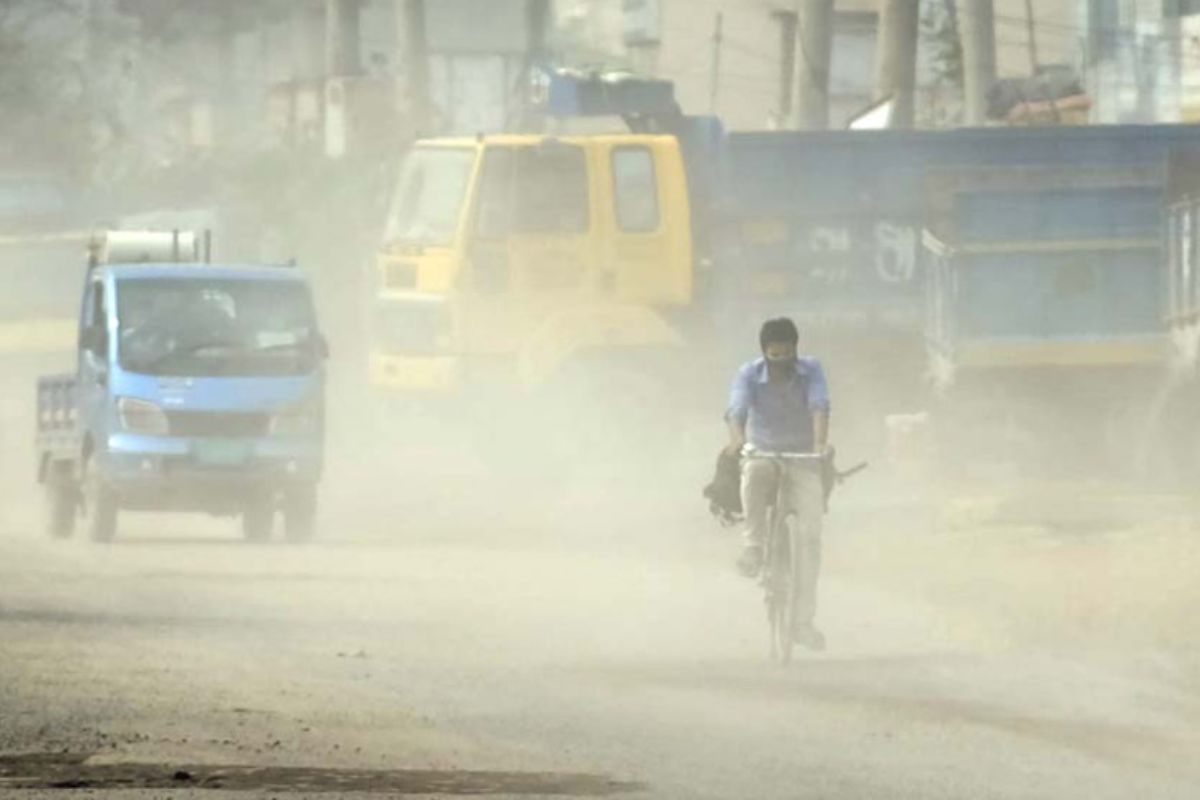বিশ্বের দূষিত শহরের তালিকায় ঢাকা, একিউআই স্কোর ১৭২