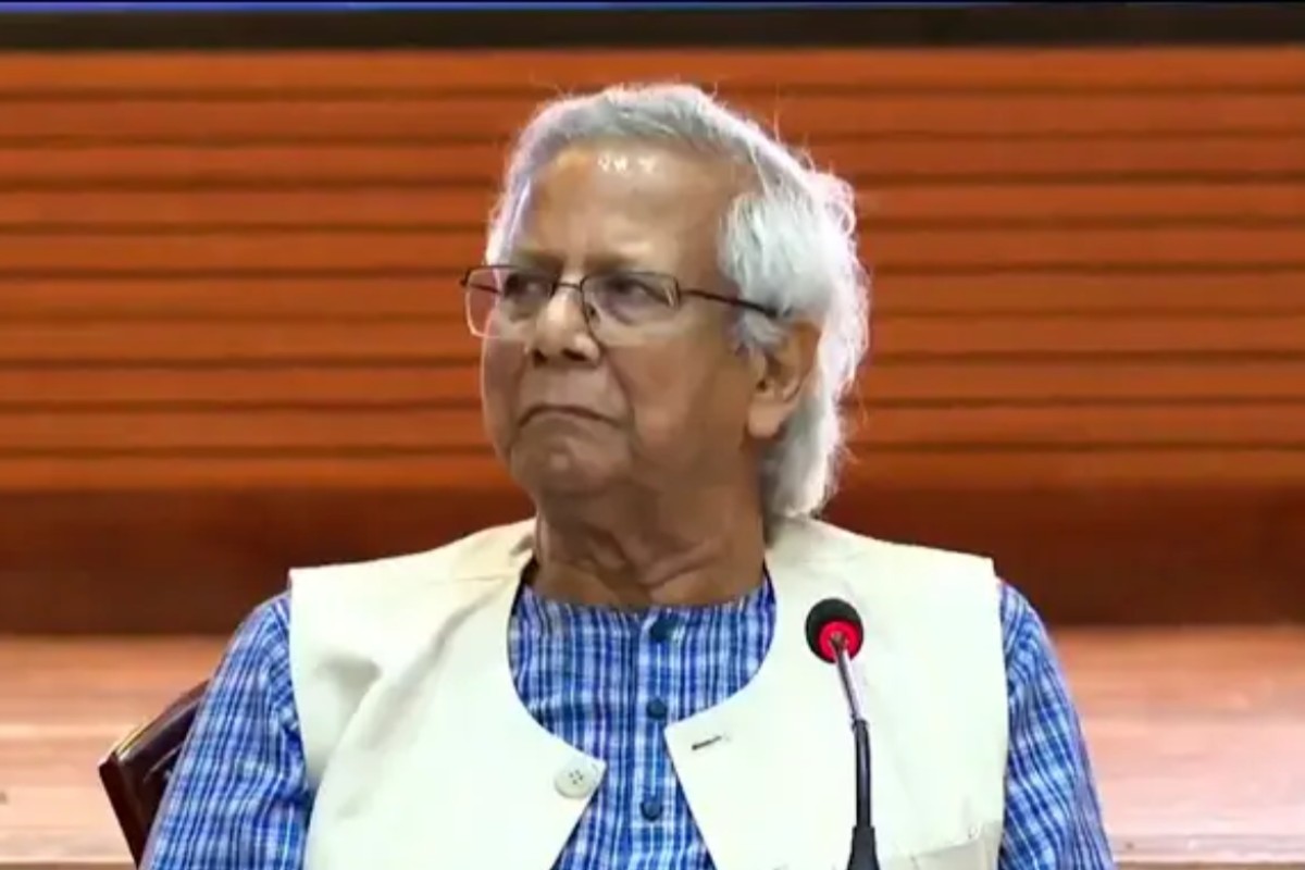 রাজনৈতিক দলগুলোর সঙ্গে বৈঠকে বসেছেন প্রধান উপদেষ্টা