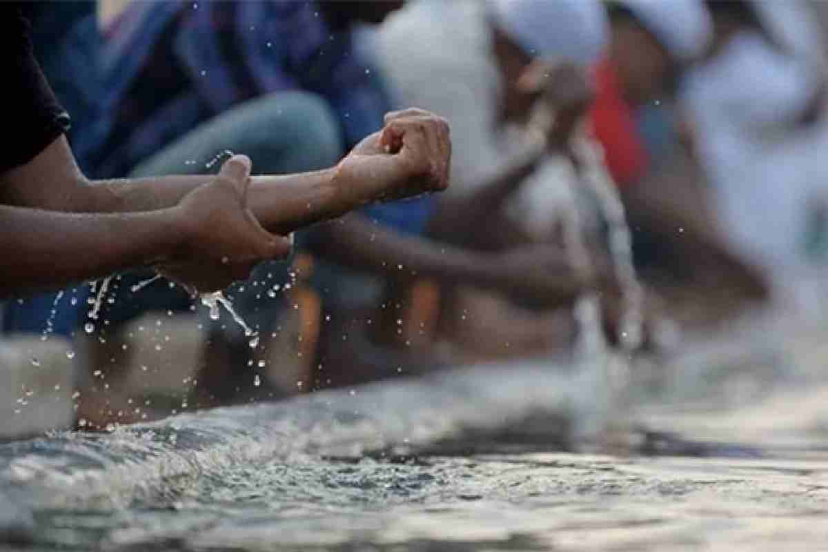 জেনে নিন ফরজ গোসলের নিয়ম