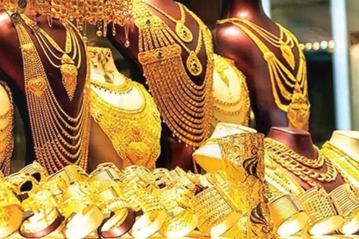 স্বর্ণের দাম ভরিতে ১,০৫০ টাকা বেড়ে ফের রেকর্ড