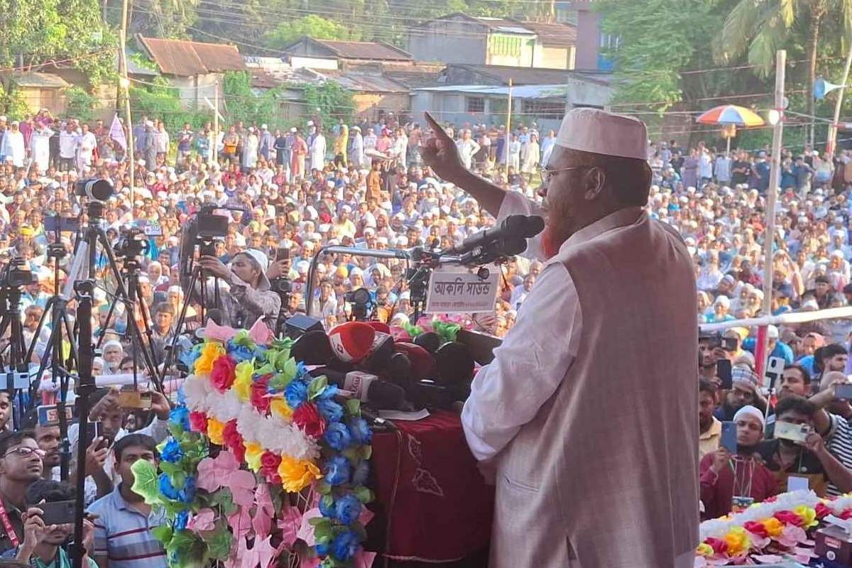 ‘জন্ম নিয়েই বাপের সঙ্গে পাল্লা দিও না’