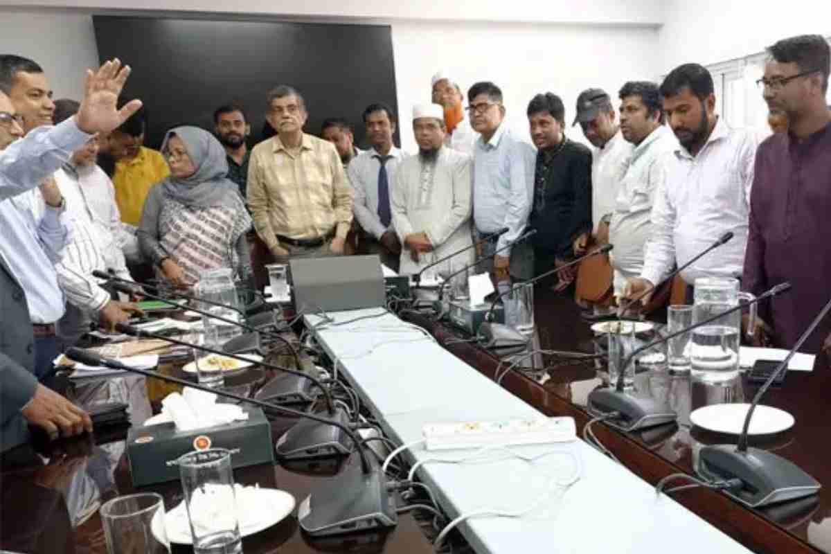 শিক্ষকরা খুশি, আন্দোলন স্থগিত: বাড়িভাড়া ১৫ শতাংশ নিশ্চিত