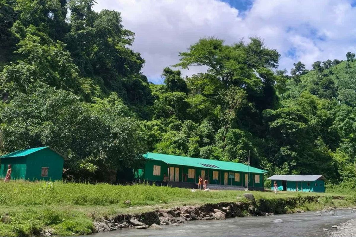 বিদ্যালয় না গিয়ে তামাক চাষ, শিক্ষকদের বিরুদ্ধে মামলার নির্দেশ