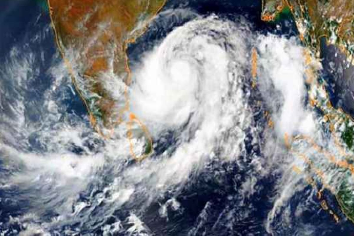 বঙ্গোপসাগরে ঘূর্ণিঝড়ের আভাস