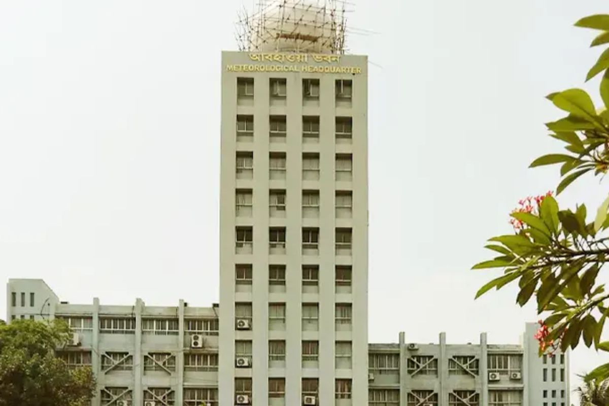 রাজধানীতে আজও কমছে না গরমের দাপট