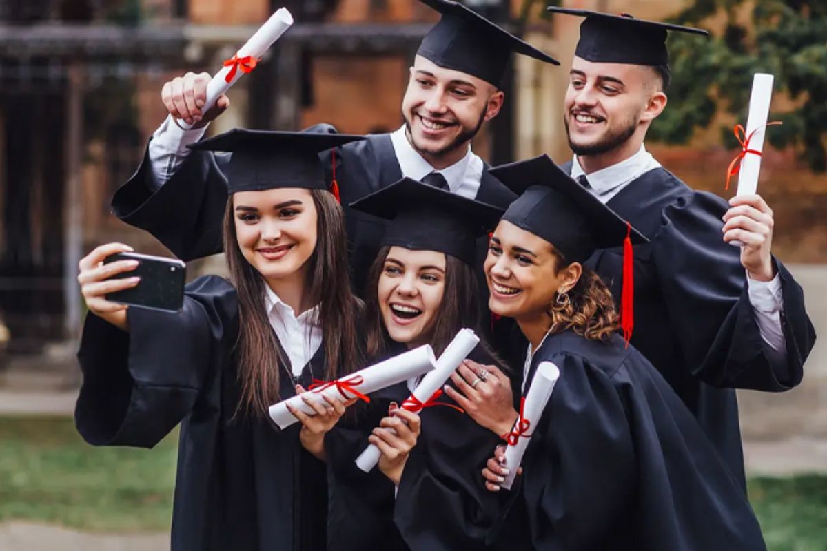 টরন্টো বিশ্ববিদ্যালয়ে লেস্টার বি পিয়ারসন স্কলারশিপ, আবেদন করবেন যেভাবে