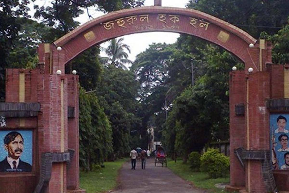 ঢাবির হলে প্রকাশ্যে ধূমপান করলে ৩০০ টাকা জরিমানা