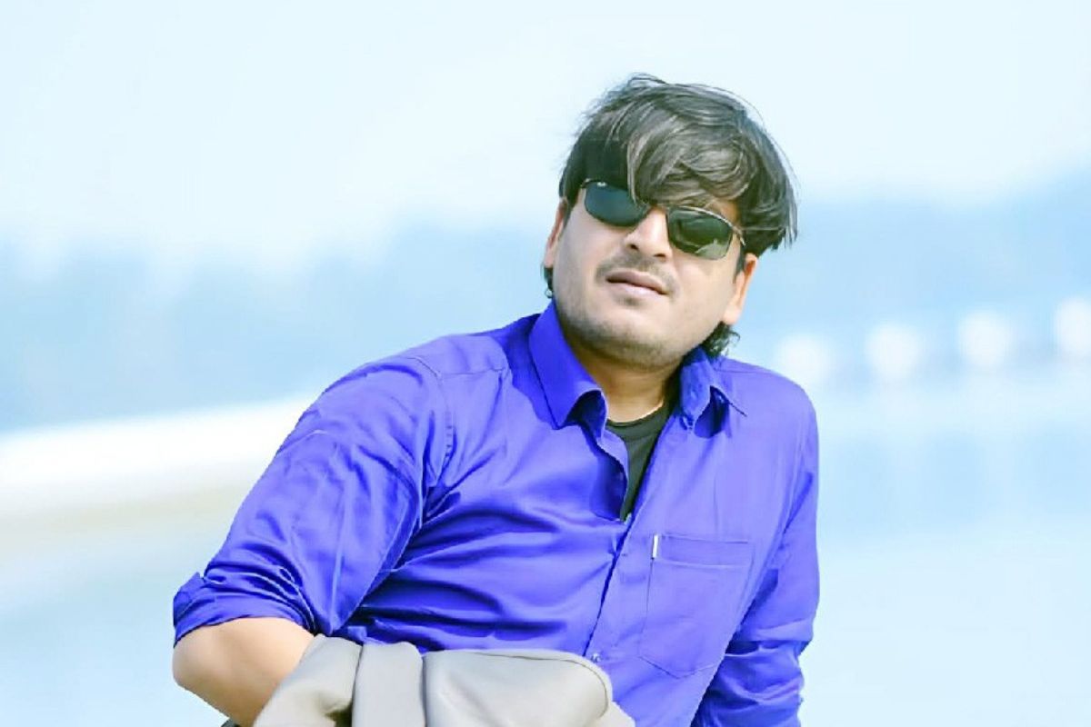 ইতালি প্রবাসী স্ত্রীকে ভিডিও কলে রেখে ফাঁ’স নিলেন স্বামী