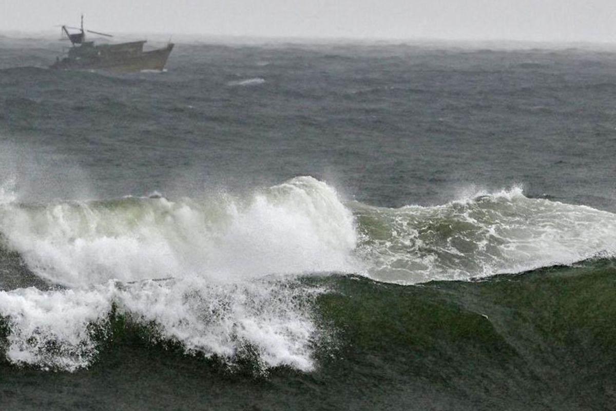 ঘূর্ণিঝড় মোন্থা ক্রমশ উপকূলে: ভারতের তিন রাজ্যে সতর্কতা