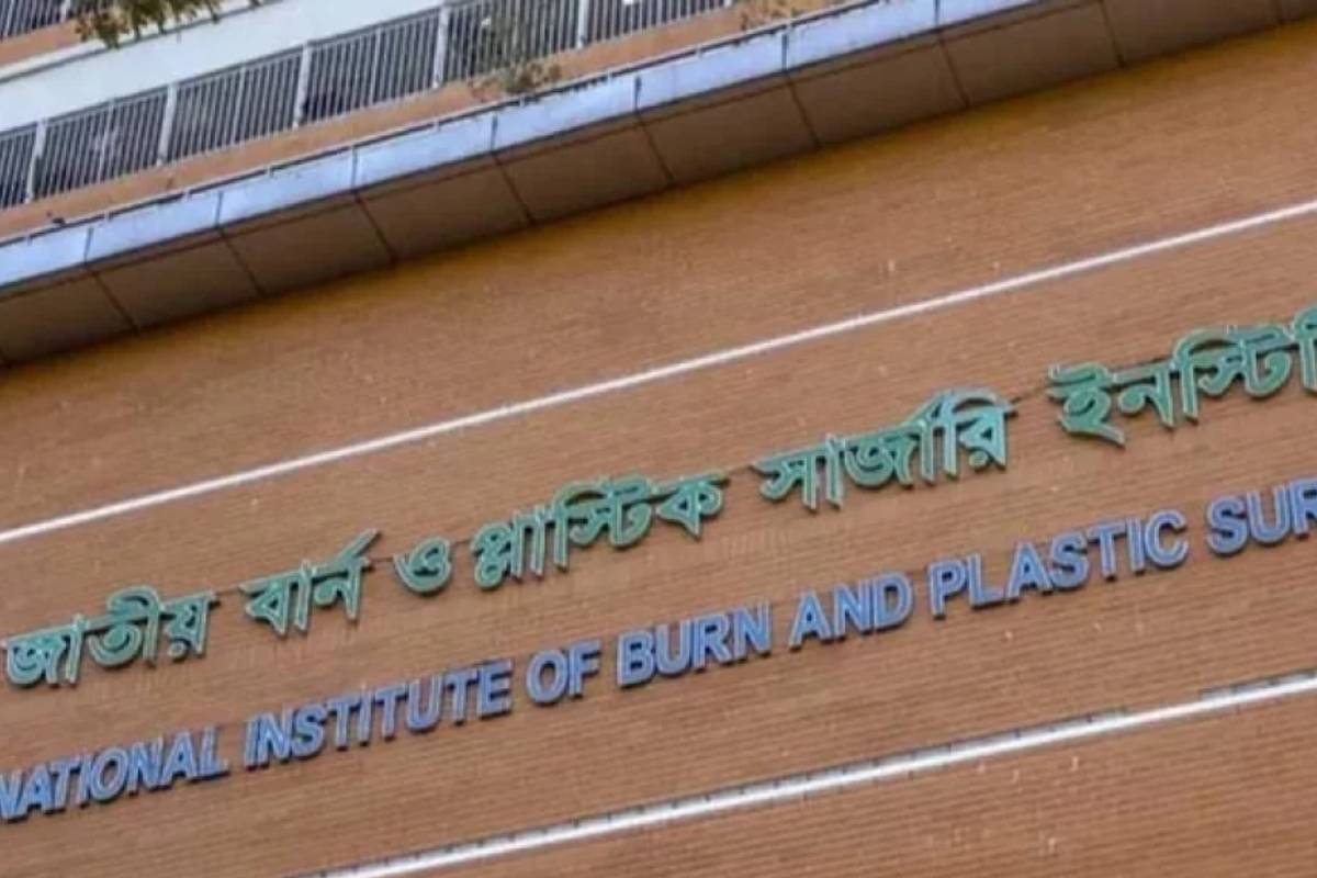 স্বামীর আ’গু’নে পু’ড়ে গেলেন মা-ছেলে