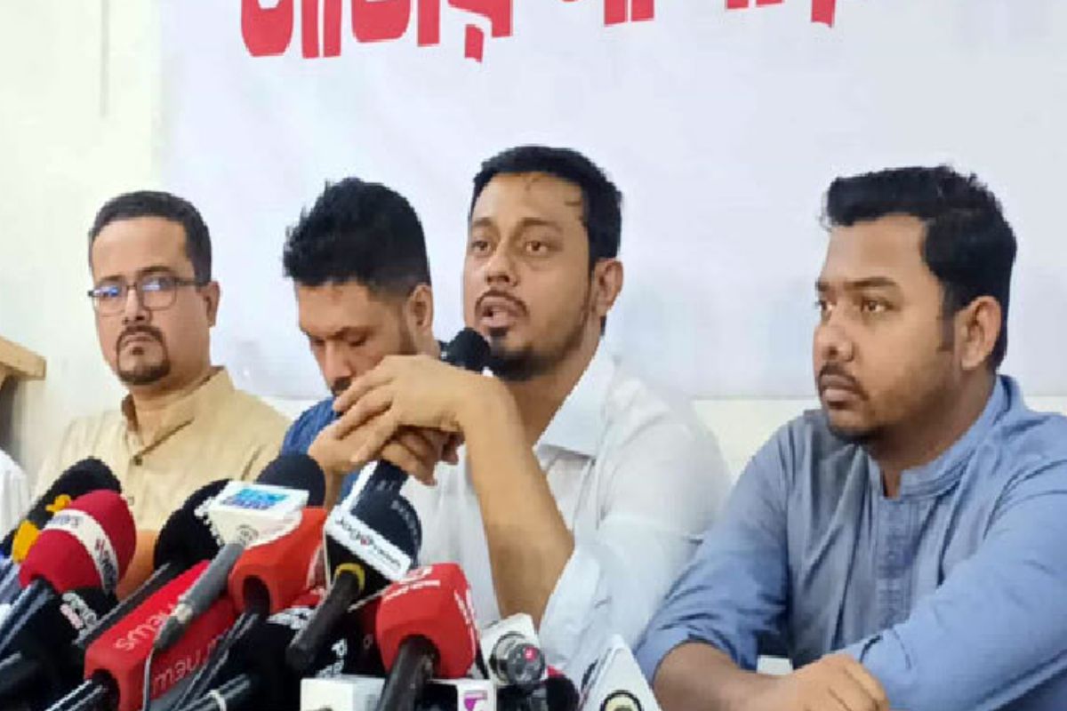 ‘আইন উপদেষ্টার উপর জনগণের আস্থা নেই’