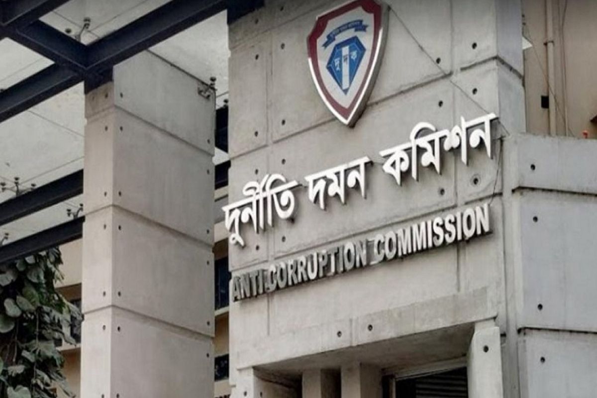 রবি আজিয়াটার সাবেক কর্মকর্তার নামে মামলার সিদ্ধান্ত