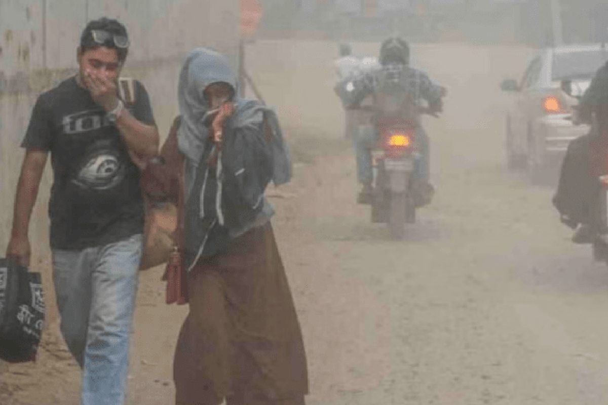 দূষিত শহরের তালিকায় শীর্ষে পাকিস্তান, ঢাকার অবস্থান কত?