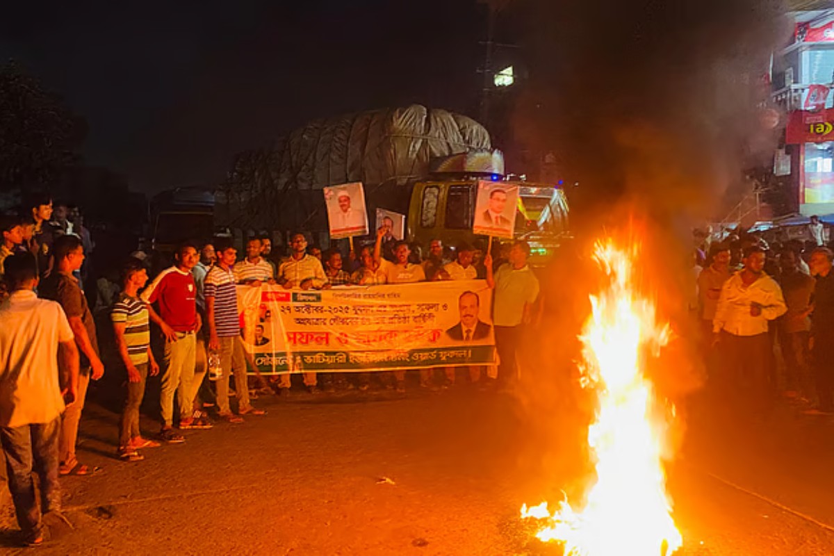 মনোনয়নবঞ্চিত বিএনপি নেতার সমর্থকদের বিক্ষোভে উত্তাল সীতাকুণ্ড