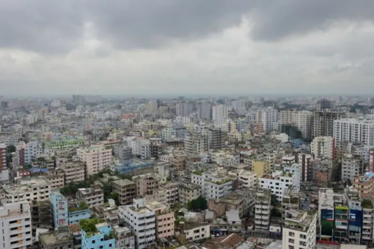 বৃষ্টিতে ঢাকার বাতাসে খানিক স্বস্তি, দূষিত শহরের তালিকায় কিছুটা উন্নতি