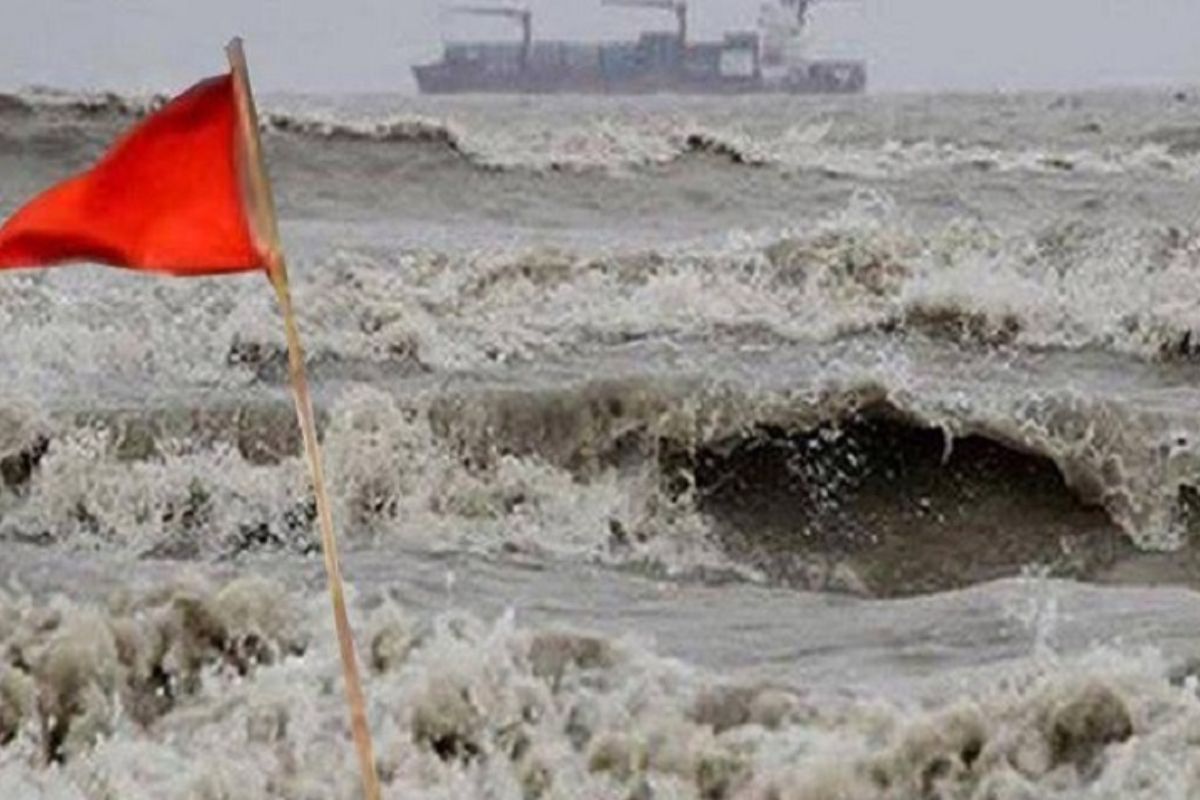 দেশের দুই সমুদ্র বন্দরে সতর্ক সংকেত