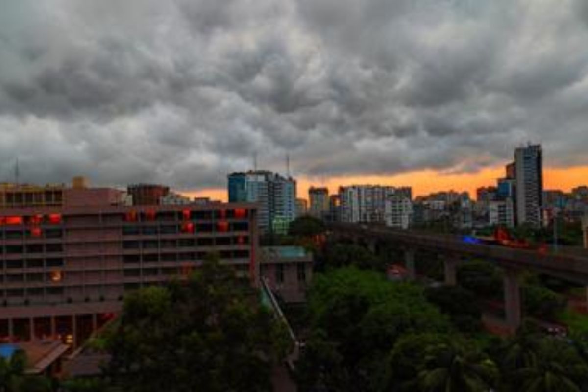 ঢাকায় শুষ্ক আকাশ, উপকূলে ভারী বৃষ্টির সম্ভাবনা