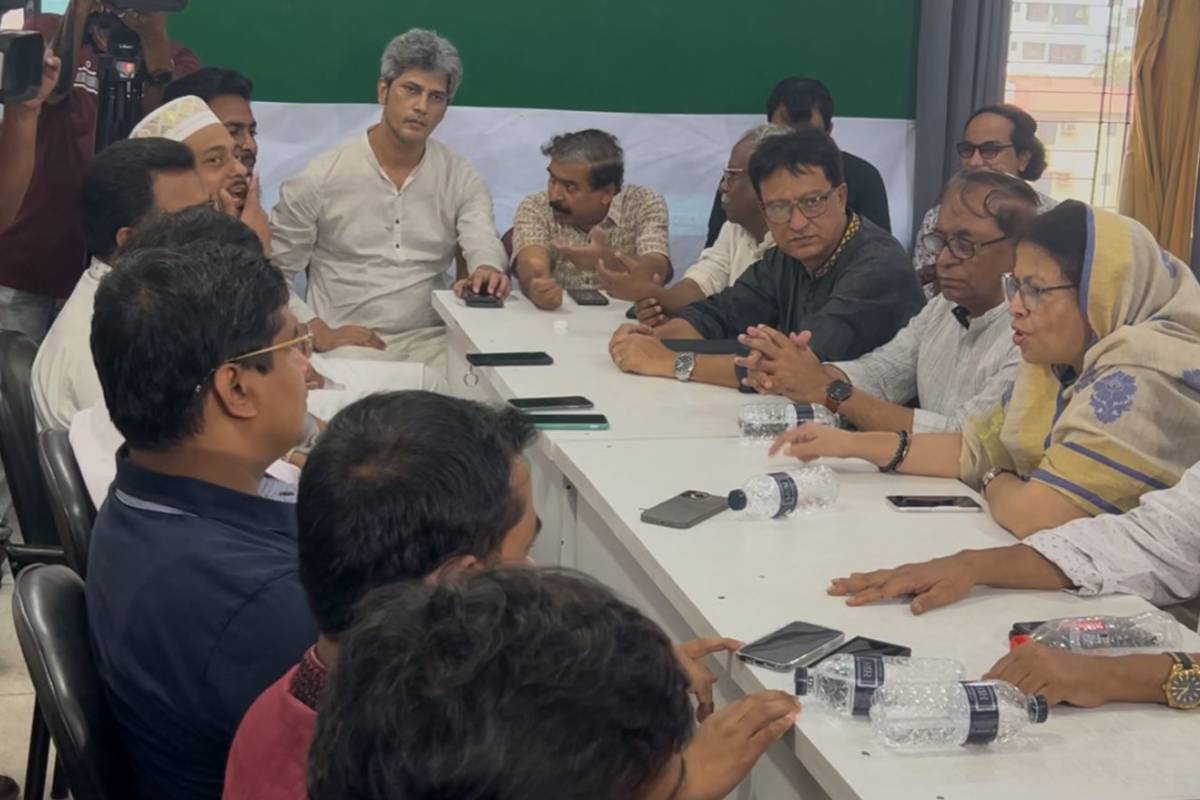 বিএনপি-জামায়াতের বাইরে জোট করতে জরুরি বৈঠক