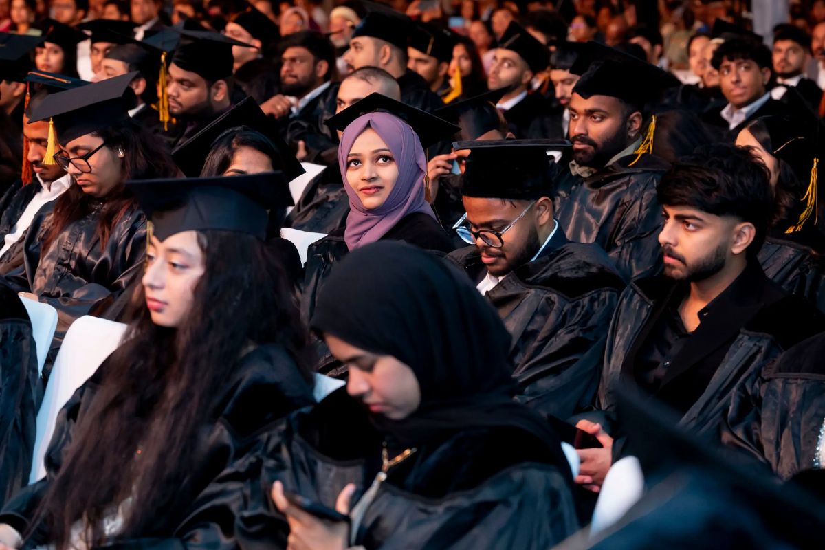 আমিরাতের সেরা ১০ স্কলারশিপ দেখুন একসাথে