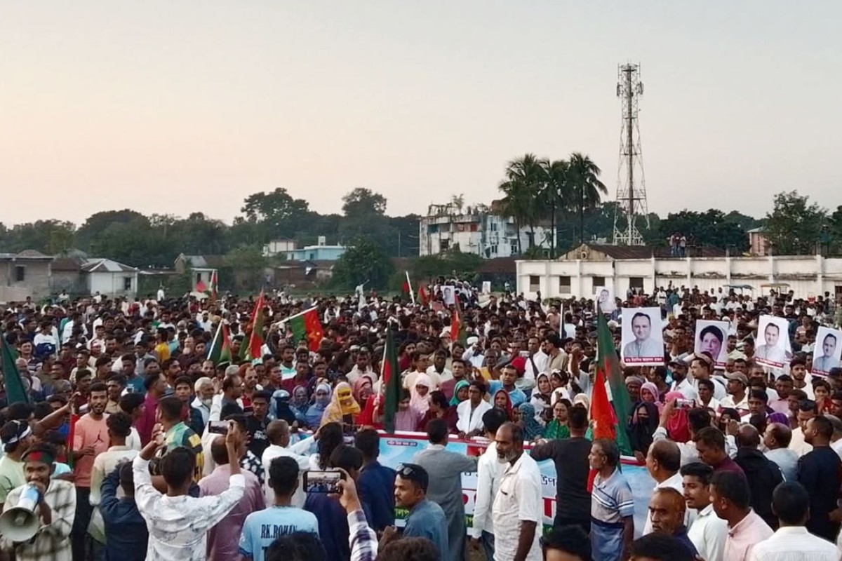 মনোনয়ন নিয়ে দ্বন্দ্বে নাটোরে সড়ক অবরোধ ও বিক্ষোভ