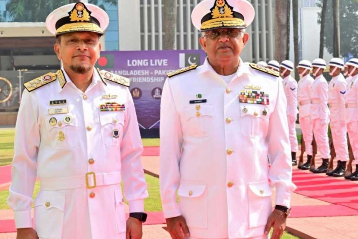 তিন দিনের সফরে ঢাকায় পাকিস্তান নৌবাহিনী প্রধান