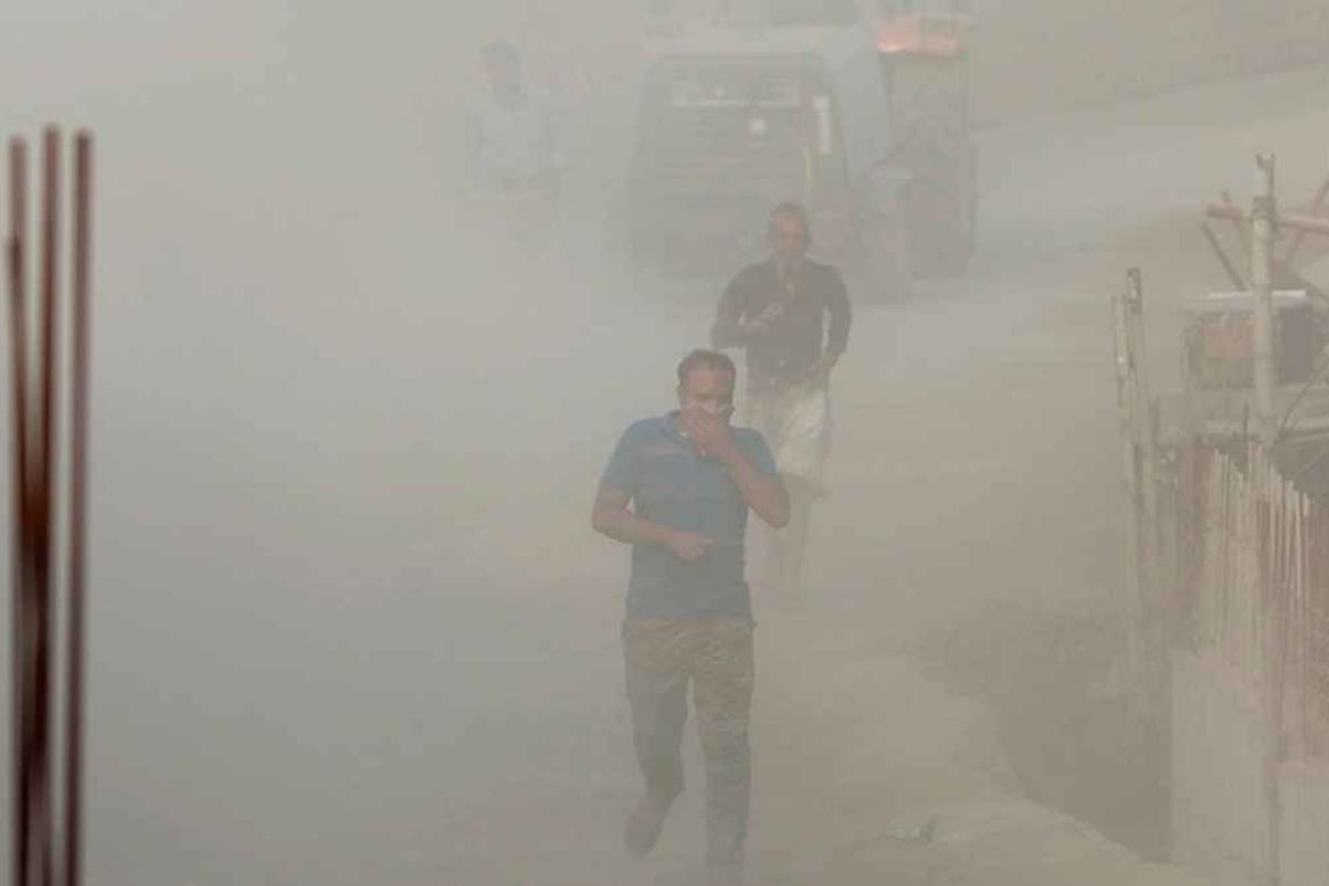 বিশ্বের তিন নম্বরে ঢাকার বায়ুদূষণ, বাতাস ‘খুবই অস্বাস্থ্যকর’