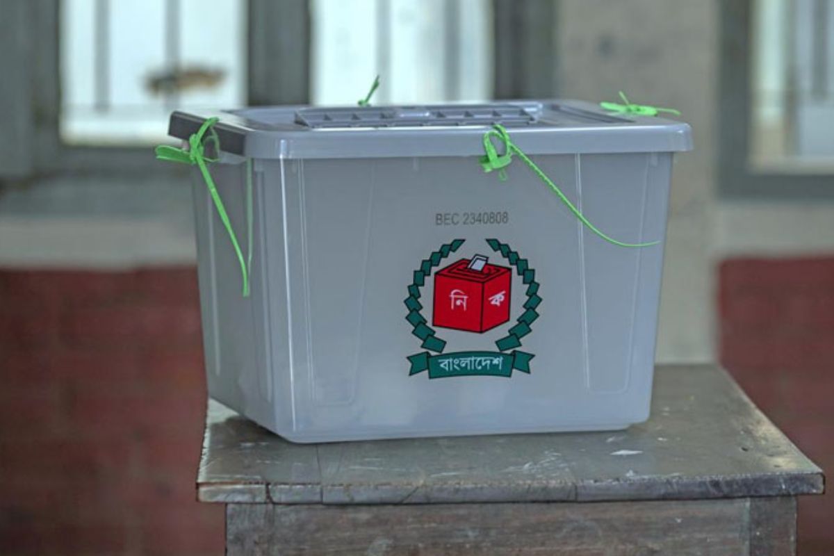 নির্বাচন ঘিরে নাশকতার শঙ্কা, ঝুঁকি রোধে তৎপর ইসি