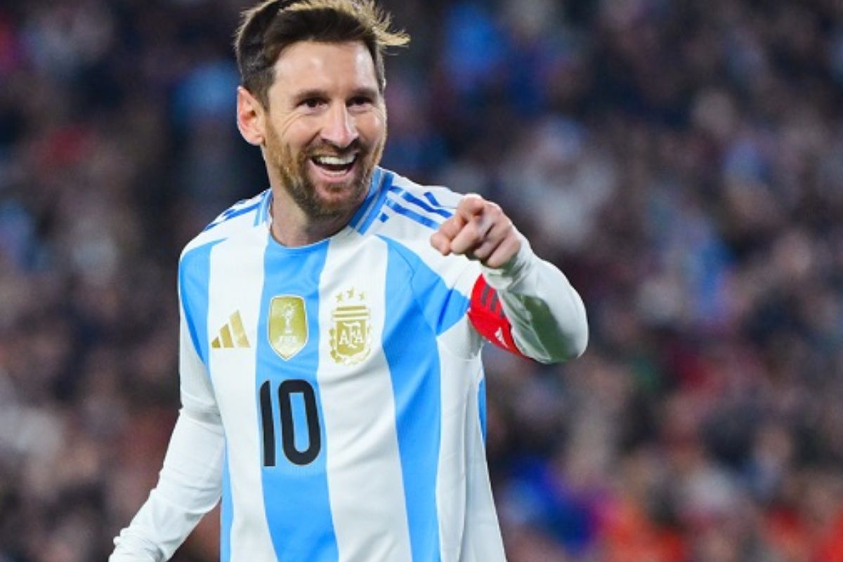 ১৩ ডিসেম্বর আসছেন মেসি, জানুন সেলফি তুলতে খরচ হবে কত?