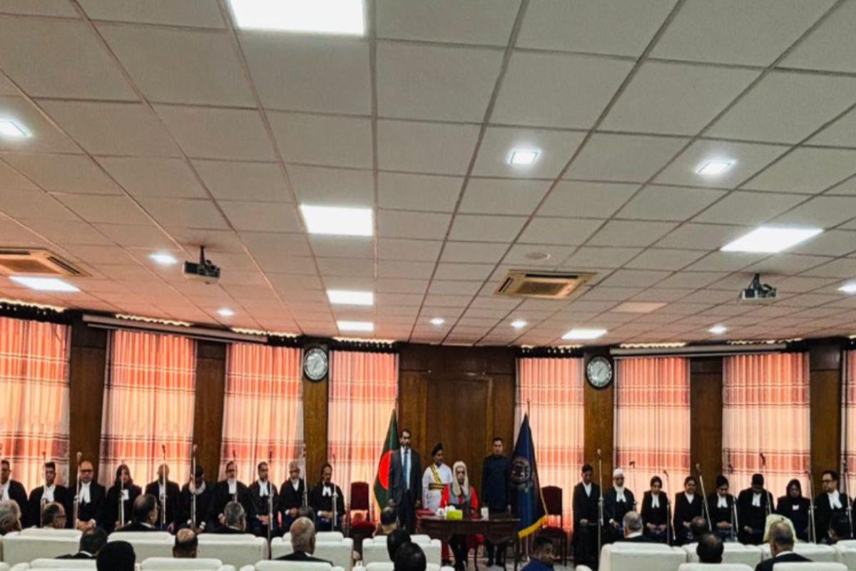 স্থায়ী বিচারপতি হিসেবে শপথ নিলেন ২১ জন