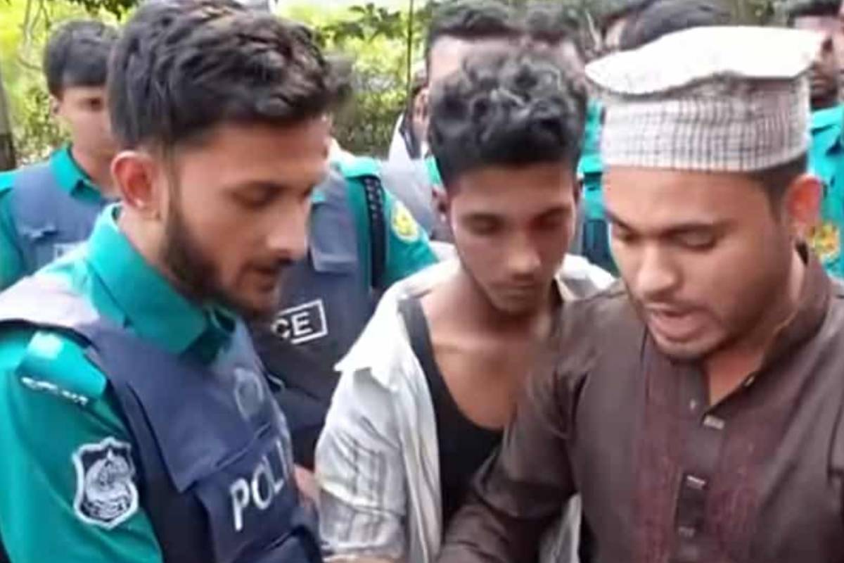 ধানমন্ডিতে কিশোর-যুবক আটক, নিষিদ্ধ সংগঠন সংশ্লিষ্টতার অভিযোগ