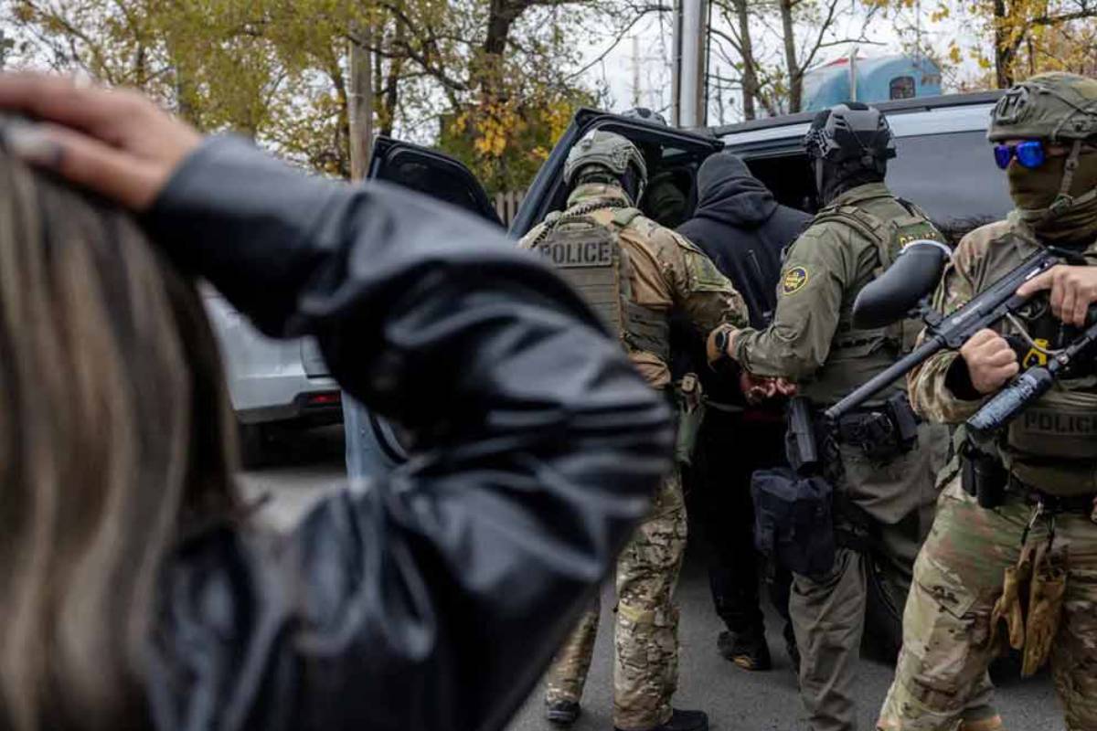 যুক্তরাষ্ট্রে ট্রাম্প অভিযানে আটক ৬১৫ জনকে মুক্তির নির্দেশ