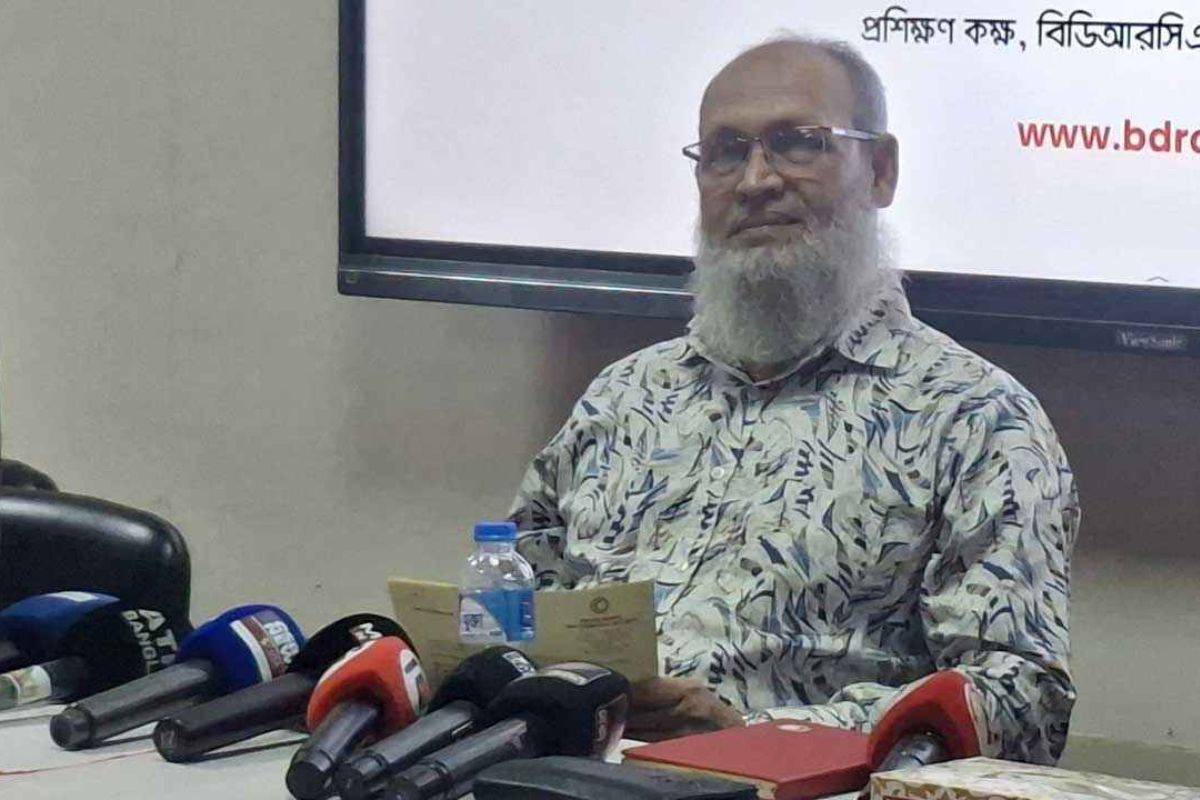 পদত্যাগের পরও অফিস করছেন রেড ক্রিসেন্টের চেয়ারম্যান!