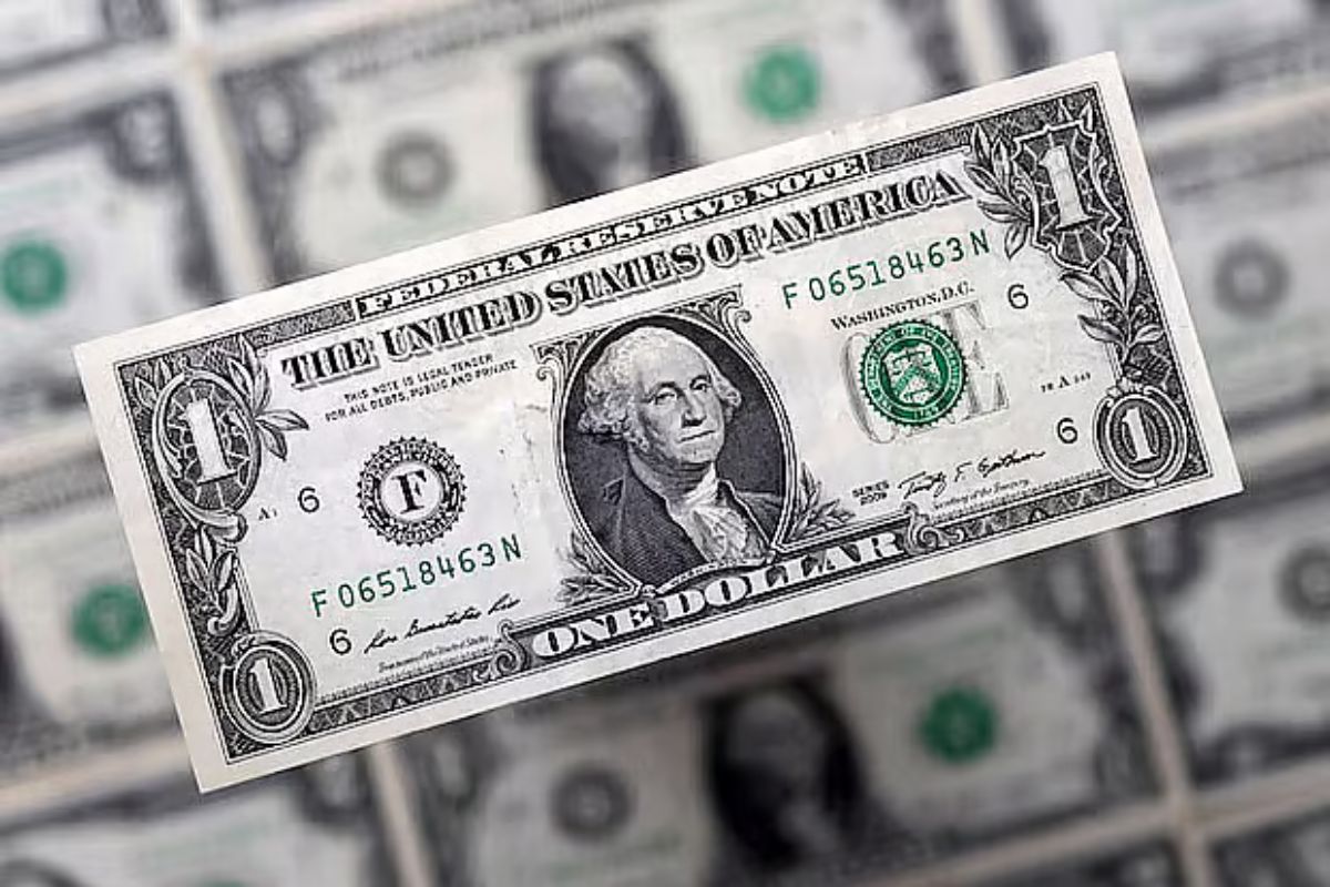 রেমিট্যান্স প্রবাহে সুবাতাস, ১২ দিনে এলো ১৩৪৬ মিলিয়ন ডলার