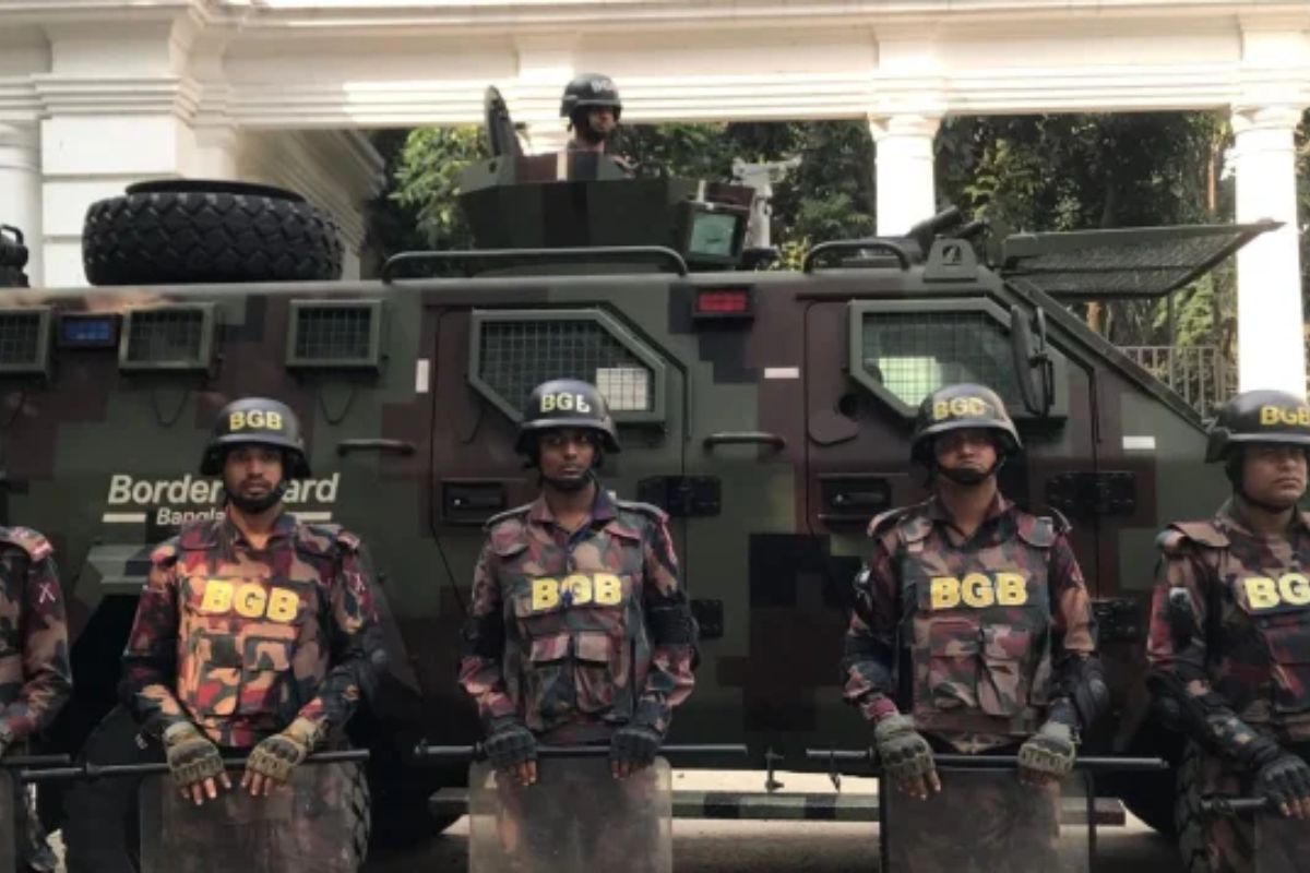 সহিংসতা দমনে কঠোর অবস্থানে আইনশৃঙ্খলা বাহিনী