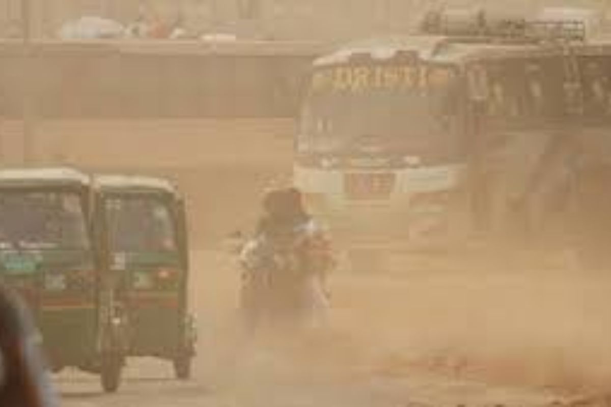 বিশ্বের দূষিত শহরের তালিকায় চতুর্থ অবস্থানে ঢাকা