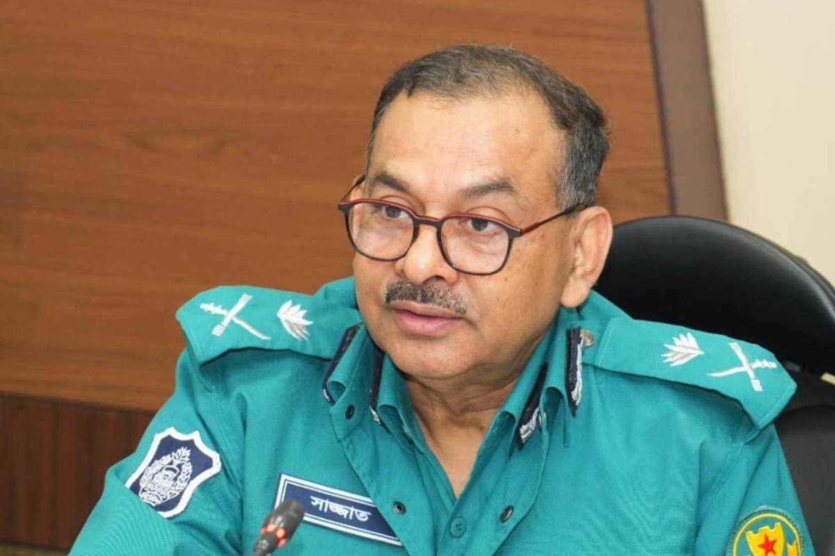 বিশৃঙ্খলাকারীদের উপর গু’লির হুঁ’শিয়ারি দিলেন ডিএমপি কমিশনার