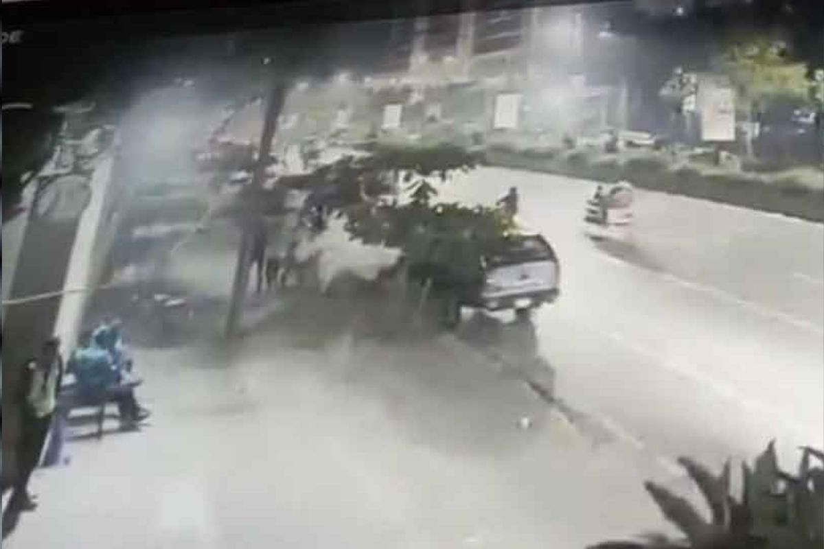 আগারগাঁও-বিমানবন্দর রেলস্টেশনে ককটেল বি'স্ফোরণ