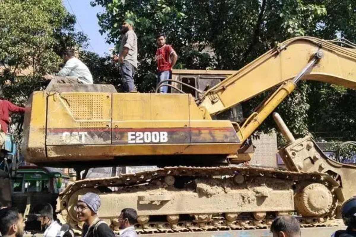 রায় ঘোষণার পর ধানমন্ডি ৩২ গুঁড়িয়ে দেবে জুলাই আন্দোলনকারীরা