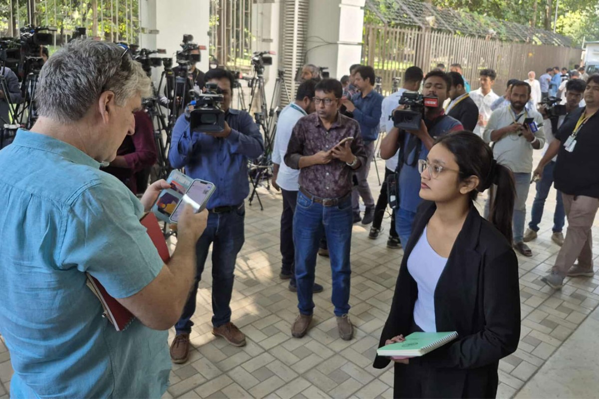 ট্রাইব্যুনালে দেশি-বিদেশি গণমাধ্যমকর্মীদের উপচে পড়া ভিড়