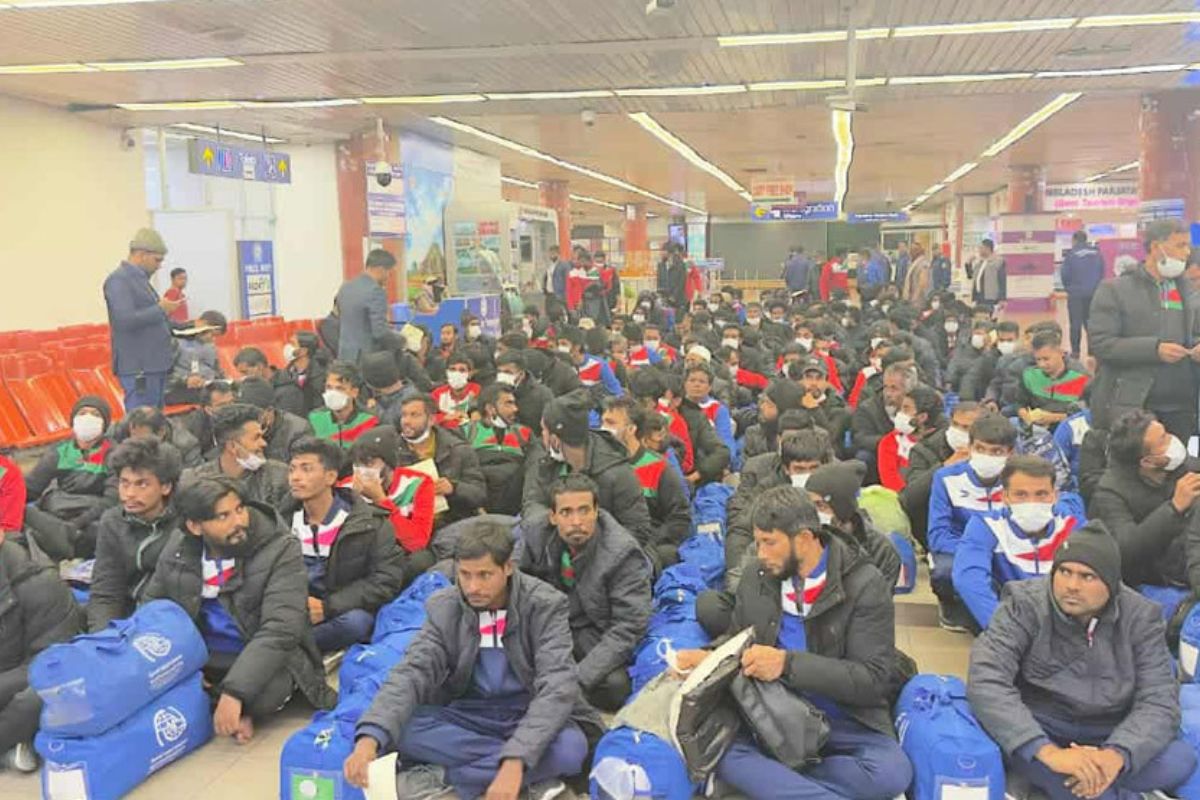 মানবপাচারের ফাঁদ পেরিয়ে দেশে ফিরলেন ১৭০ বাংলাদেশি