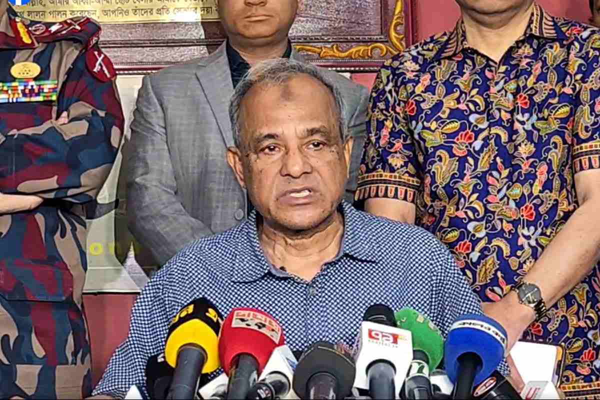 বিজয় দিবসে প্যারেড বন্ধ : নিরাপত্তা ঝুঁকি নেই, আশ্বস্ত স্বরাষ্ট্র উপদেষ্টা