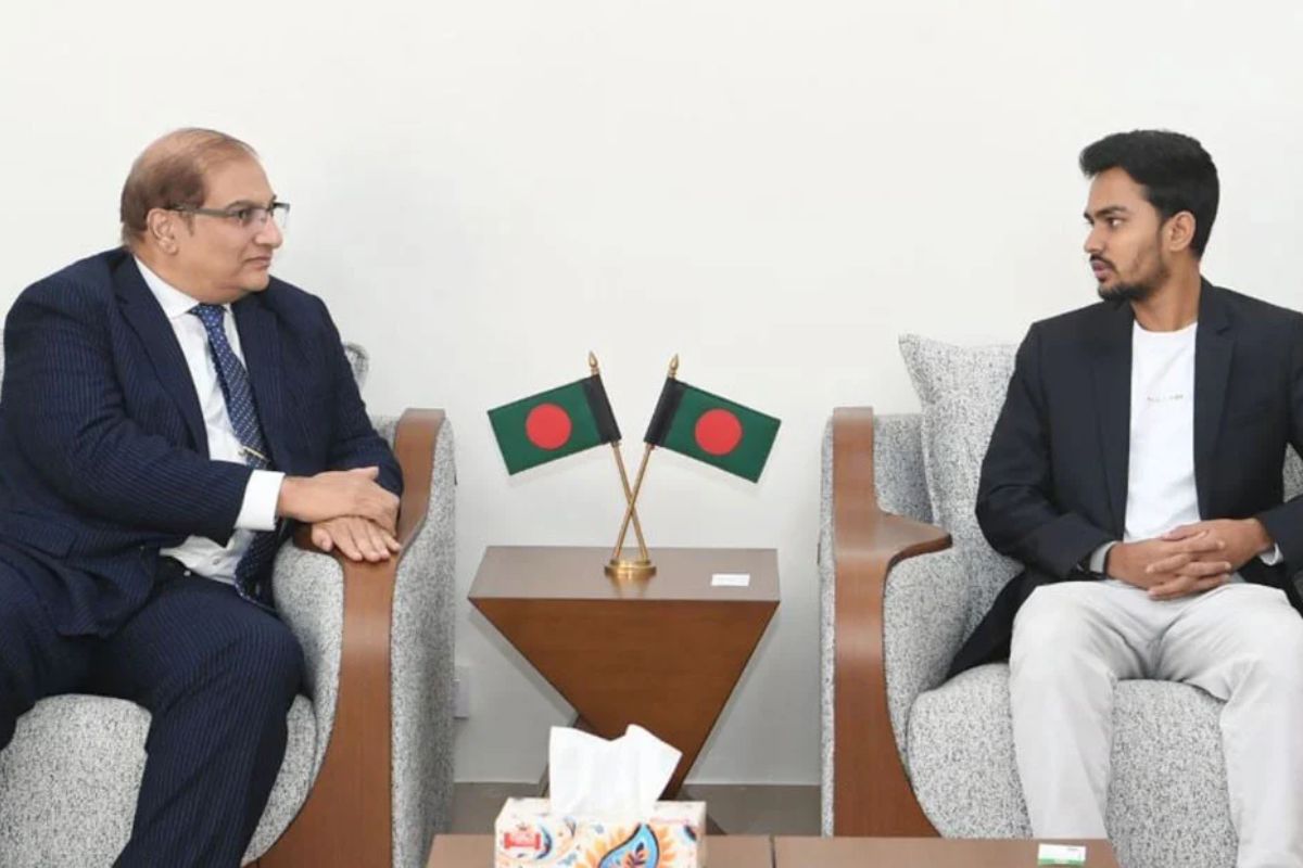 উপদেষ্টা আসিফ মাহমুদের সঙ্গে পাকিস্তানের হাইকমিশনারের সাক্ষাৎ