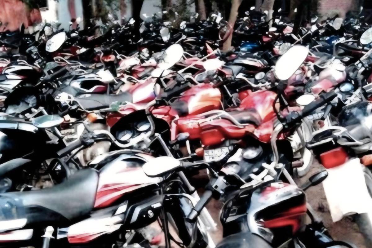 জাবিতে বাইক নিয়ে প্রবেশ করলেই জব্দ