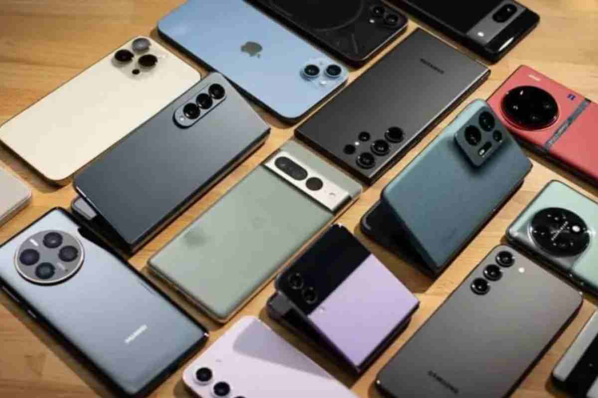 ১৬ ডিসেম্বর থেকে বন্ধ তিন প্রকার মোবাইল, আপনার ফোন কি ঝুঁকিতে?