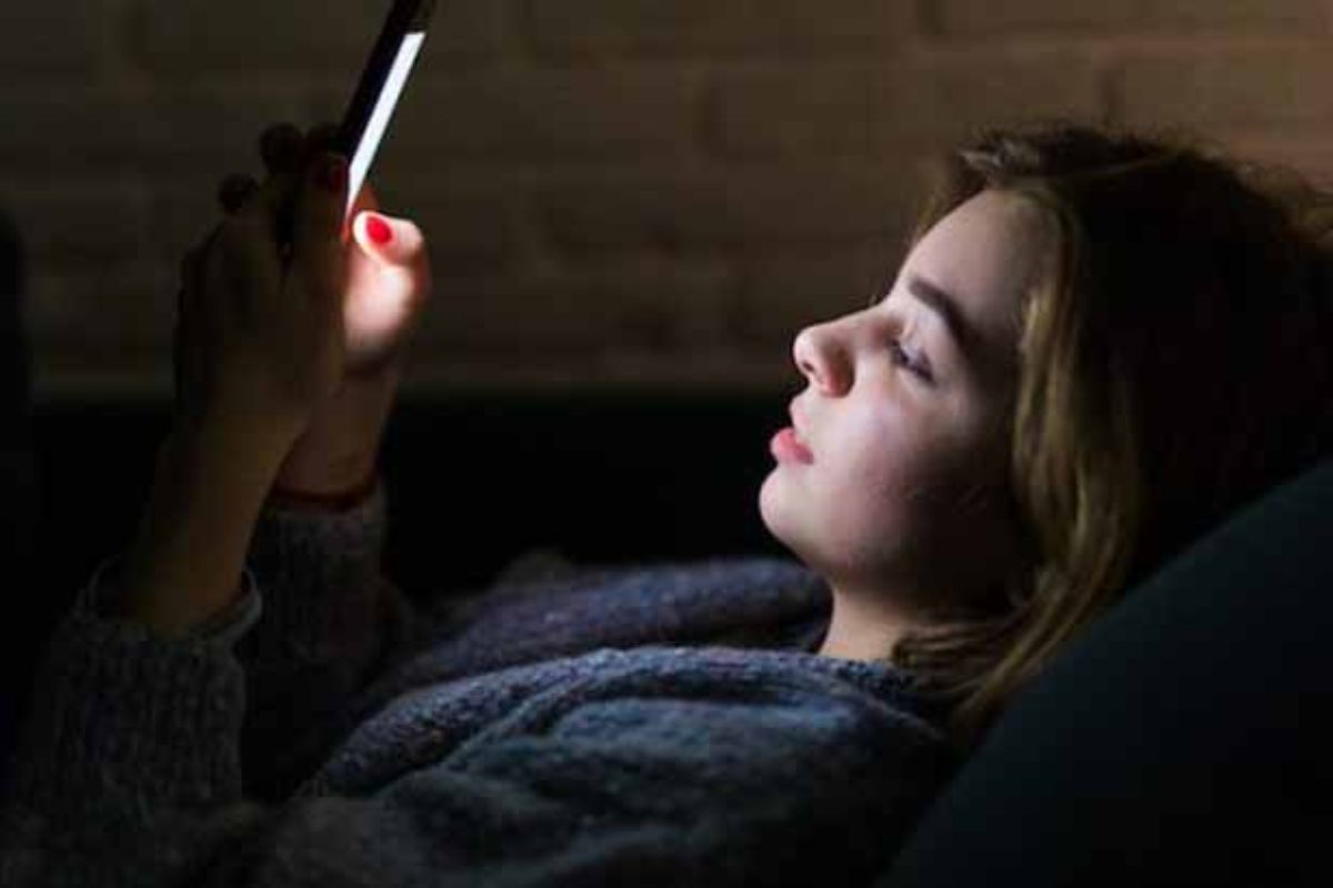 জানুন রাতে কম ঘুমানোর ক্ষতিকর দিক