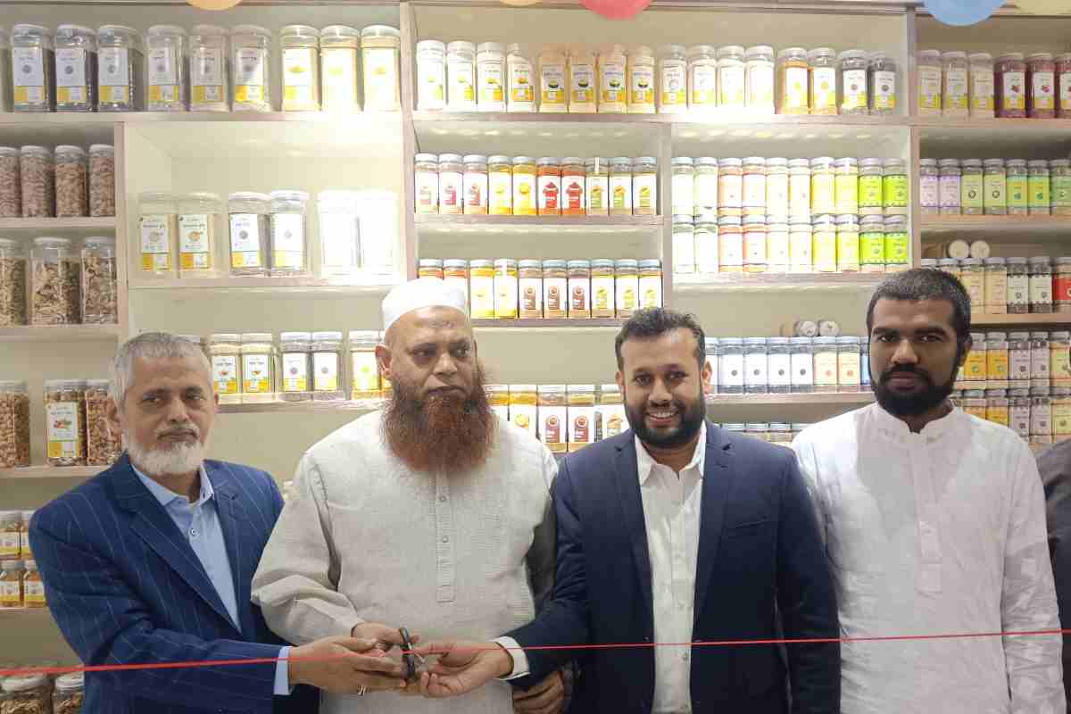 পুরানা পল্টনে একিউর-এর ১৪তম শাখার বর্ণিল উদ্বোধন